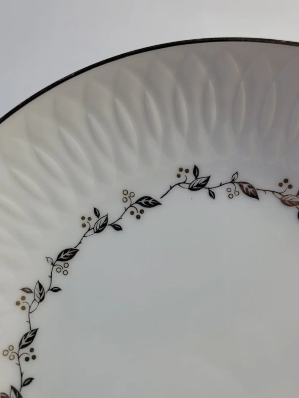 FOUR Sango Carillon Soup Bowls White Gold Berries Platinum Leaves